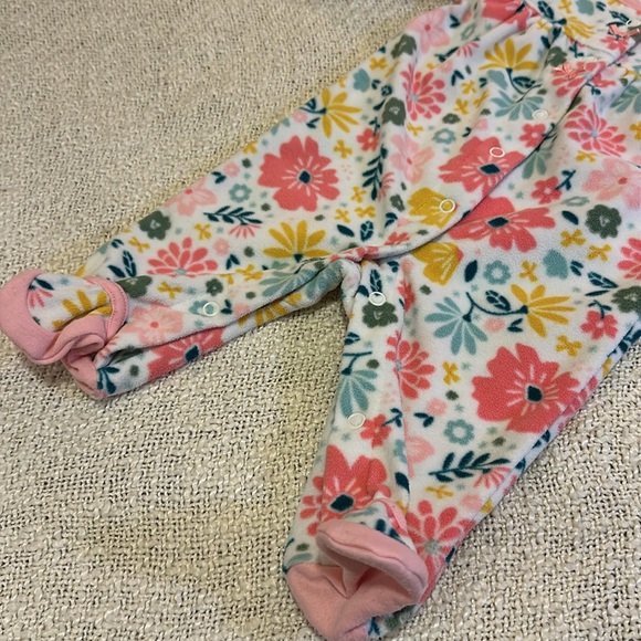 Carters Child of Mine  Girls Footed Fleece Sleeper size 0-3 months - Picture 3 of 10